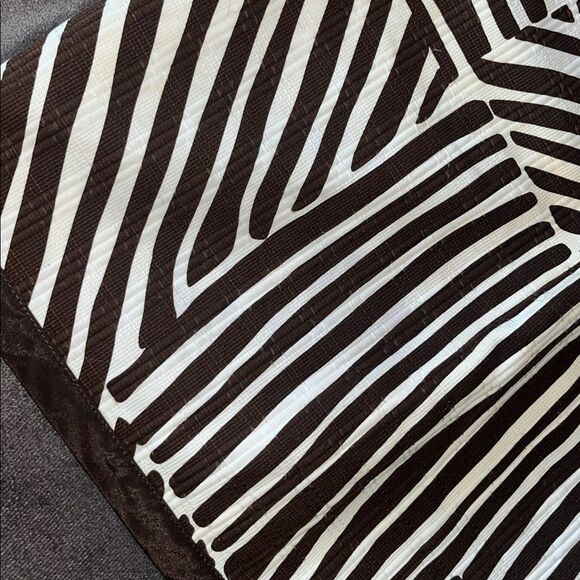 Ann Taylor Chic Brown and White Striped Pencil Skirt Size 2 Animal Print Zebra - Picture 8 of 9